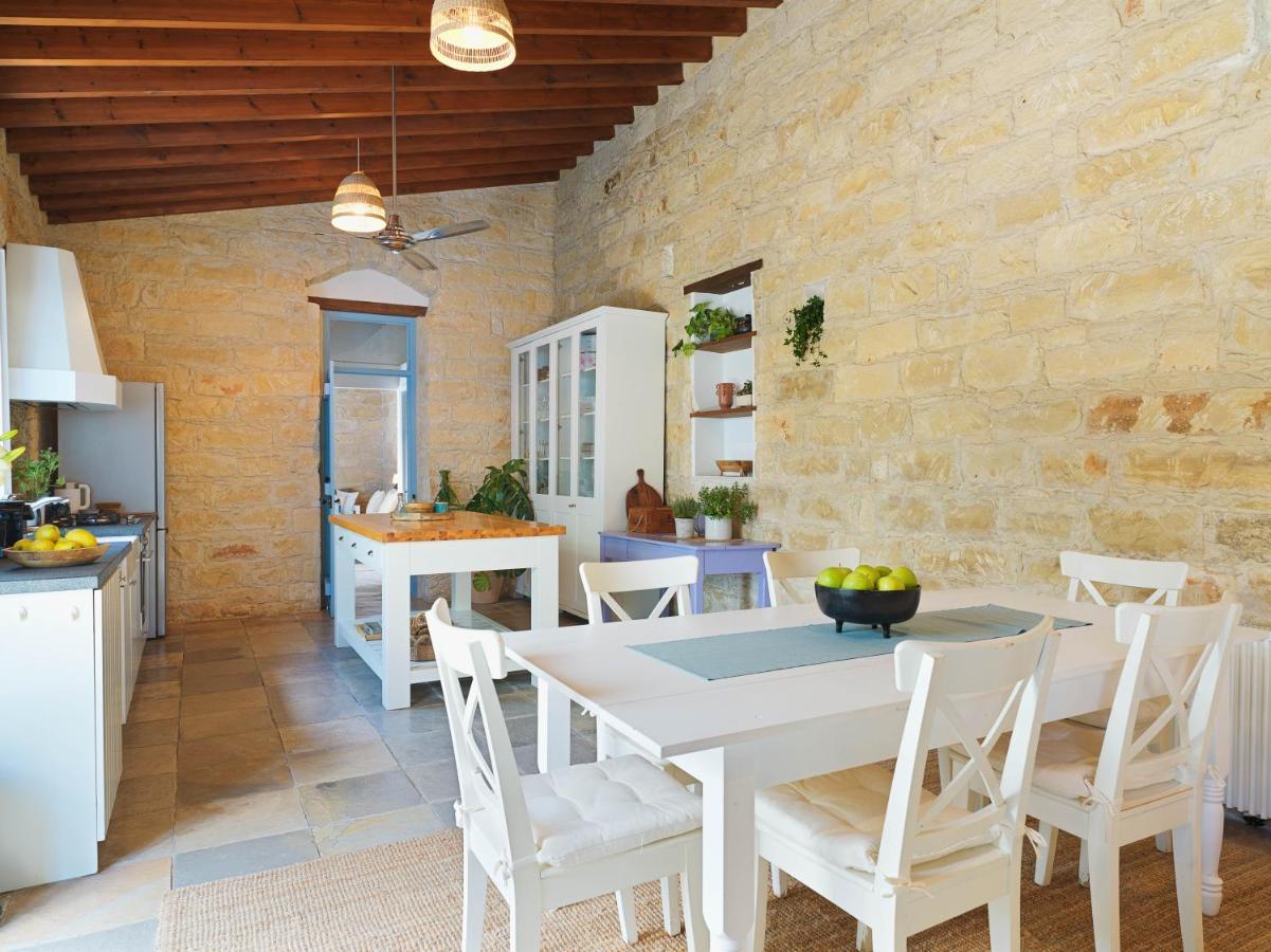 Villa Avgoustis Pachna Buitenkant foto