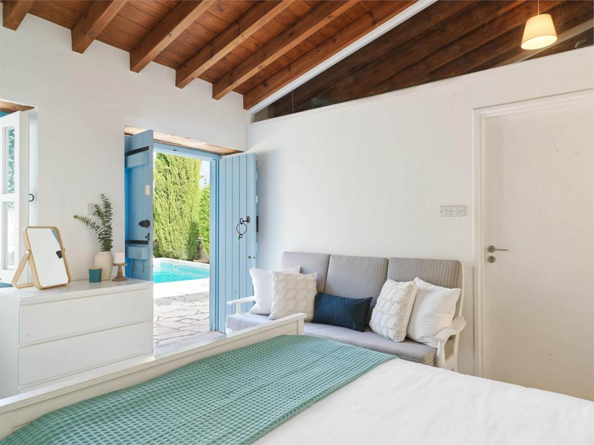 Villa Avgoustis Pachna Buitenkant foto