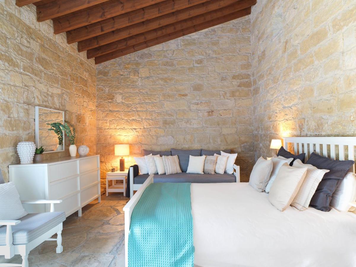 Villa Avgoustis Pachna Buitenkant foto